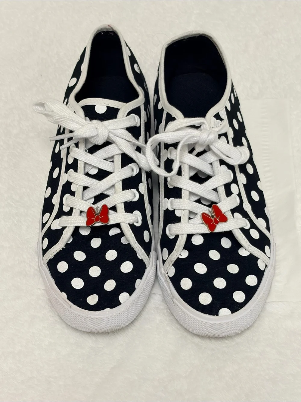 Minnie Mouse Canvas Lace-Up Sneakers in Black & White